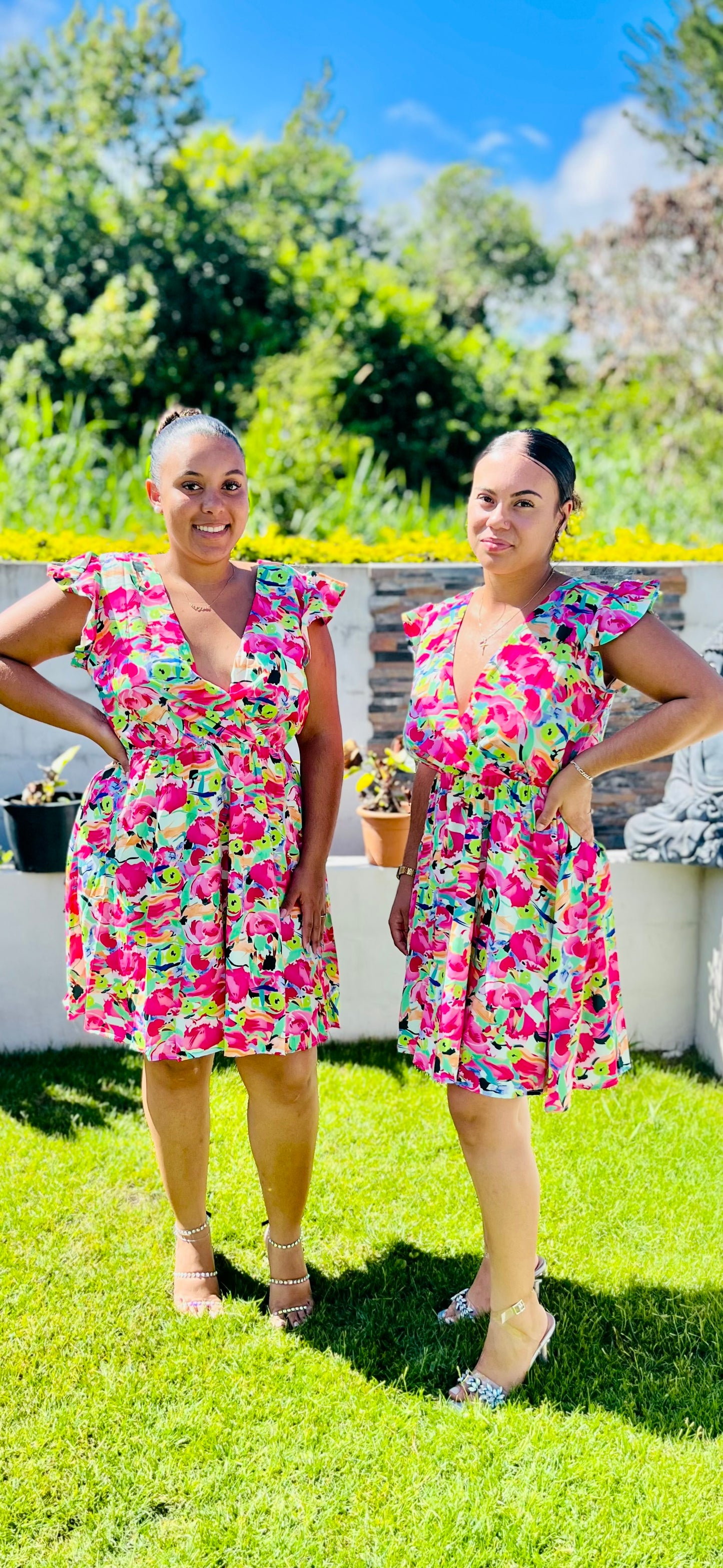 Robe courte dos V