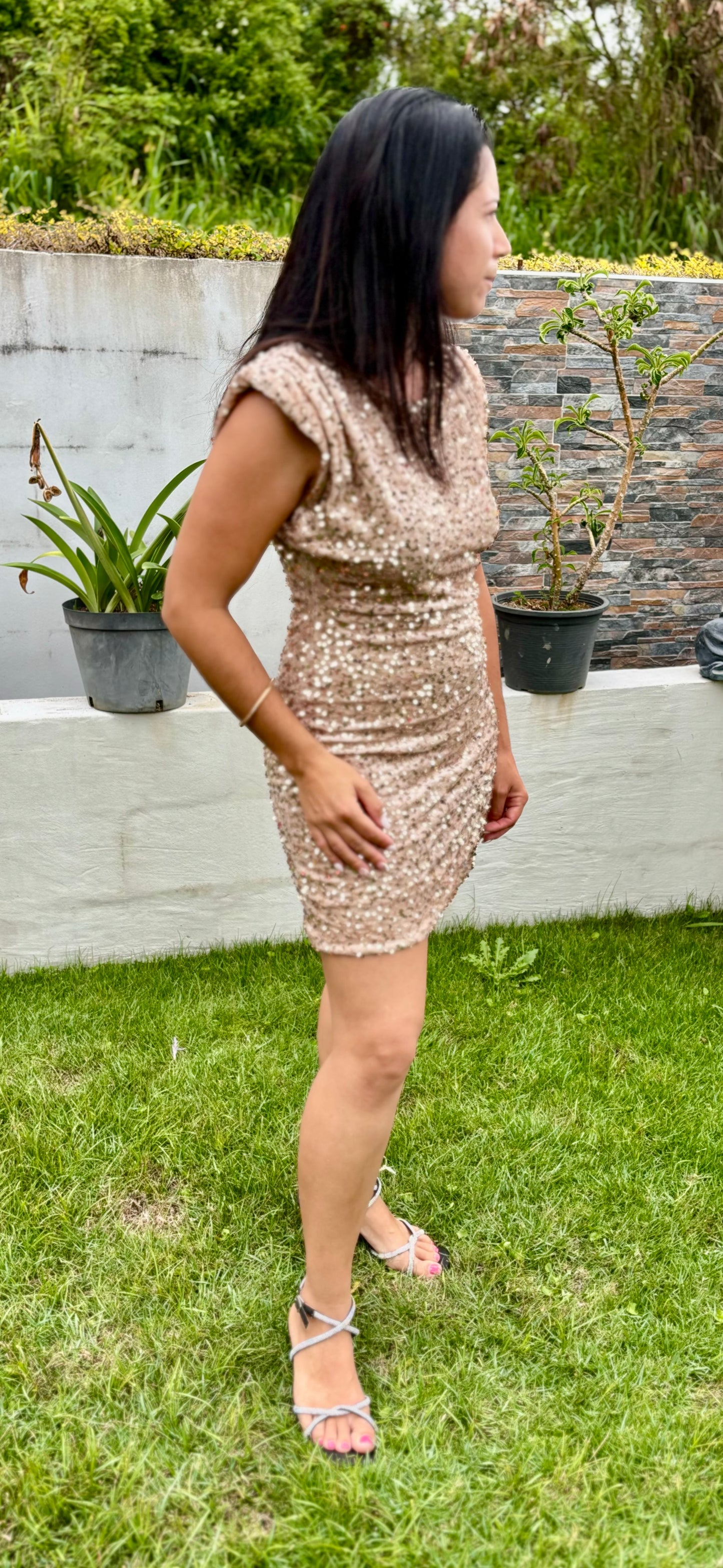 Robe scintillante dos en V