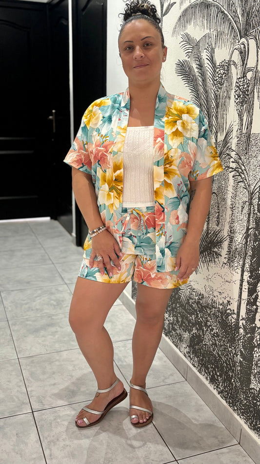 Ensemble short/chemisier à fleur